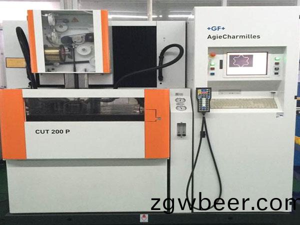 Swiss GF slow-walking wire cutting